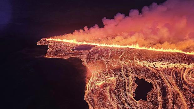 Dramatic images show lava spew from huge volcanic fissure in Iceland